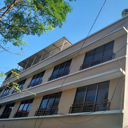 Hotel Rajendra Chinchani Luaran gambar