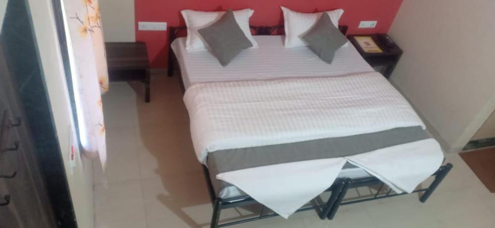 Hotel Rajendra Chinchani Luaran gambar
