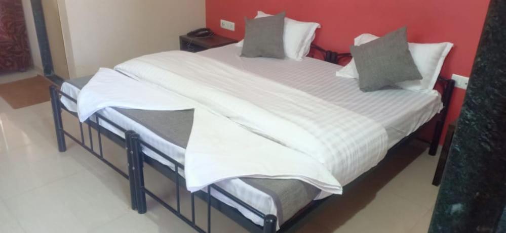 Hotel Rajendra Chinchani Luaran gambar